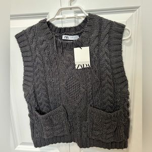 Women’s Zara knit sweater vest in Grey size Medium